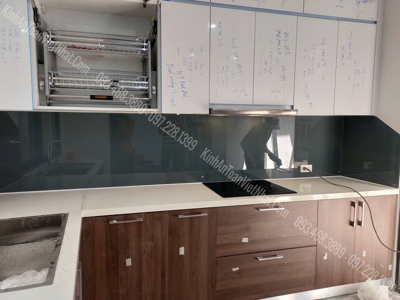 CTTB Kính Ốp Bếp Màu Ghi lắp đặt tại Đức Thắng - Từ Liêm