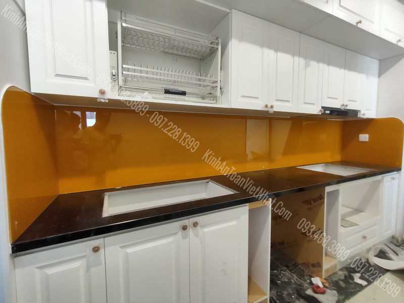 CTTB Kính Ốp Bếp Vàng Nghệ thi công tại Lý Thái Tổ - Hoàn Kiếm