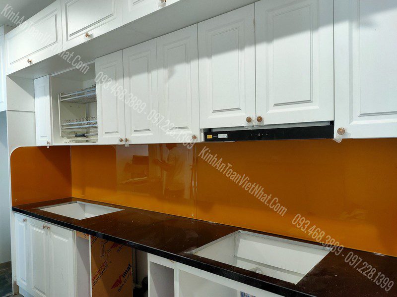 CTTB Kính Ốp Bếp Cam Vàng thi công tại Lý Thái Tổ - Hoàn Kiếm