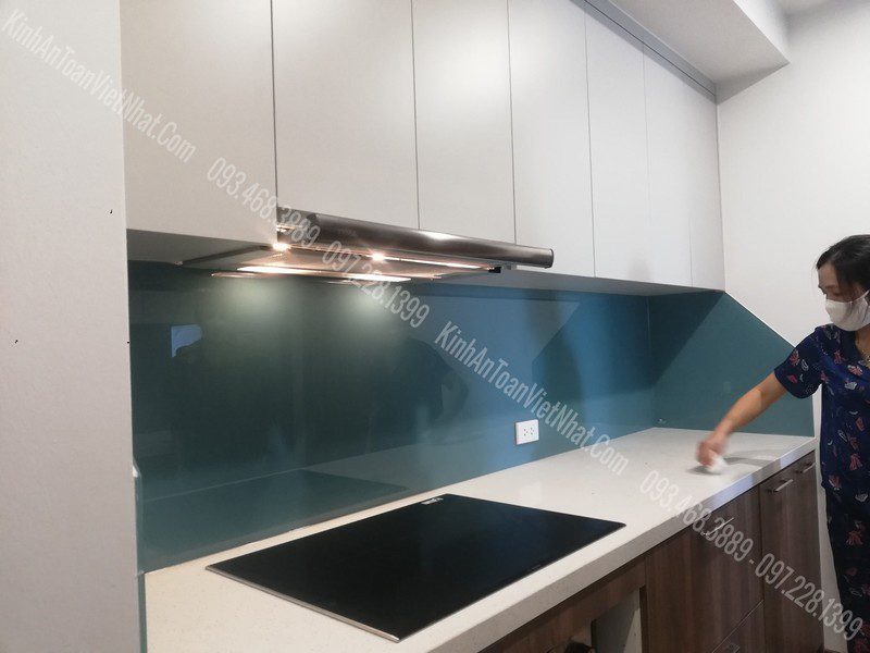 CTTB Kính Ốp Bếp Xanh Lơ lắp đặt tại Vĩnh Quỳnh - Thanh Trì