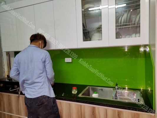 CTTB Kính Ốp Bếp Xanh Non thi công tại Phú La - Hà Đông