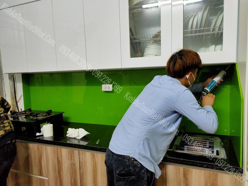 CTTB Kính Ốp Bếp Xanh Non thi công tại Phú La - Hà Đông