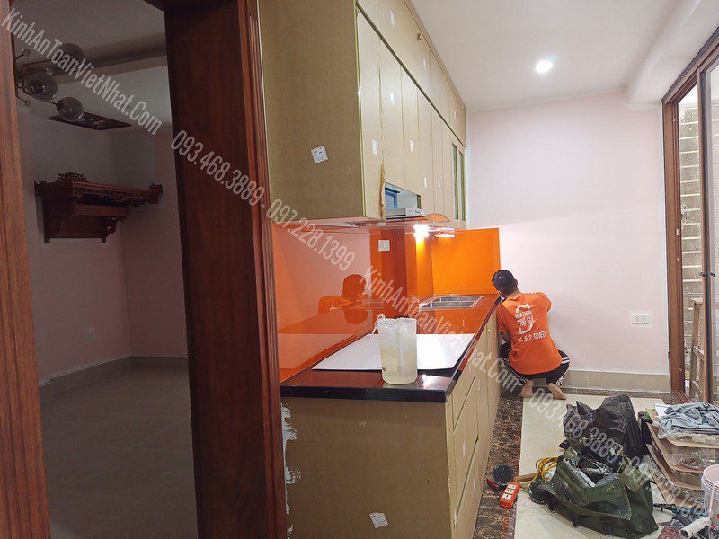 CTTB Kính Ốp Bếp Cam Vàng thi công tại Lĩnh Nam - Hoàng Mai