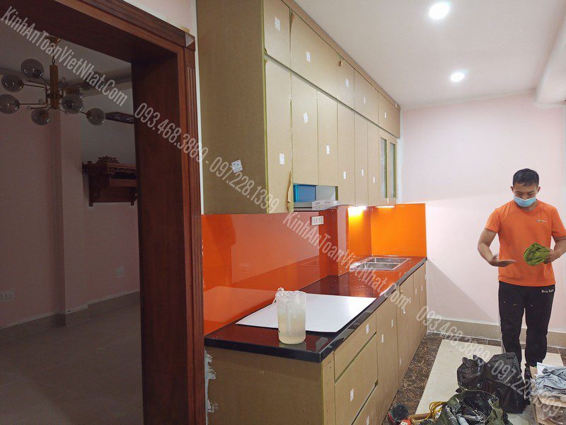 CTTB Kính Ốp Bếp Cam Vàng thi công tại Lĩnh Nam - Hoàng Mai