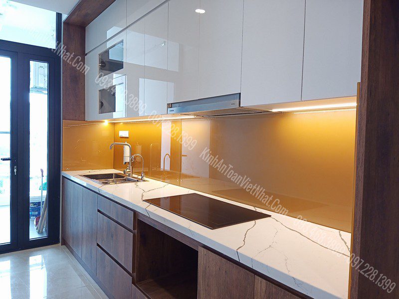 CTTB Kính Ốp Bếp Vang Nghệ thi công tại Thạch Bàn - Long Biên 