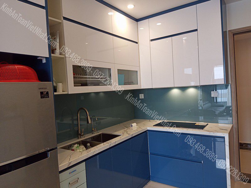 CTTB kính Ốp Bếp Màu Ghi thi công tại Trương Định – Hai Bà Trưng