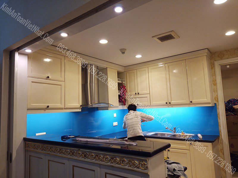 CTTB Kính Ốp Bếp Xanh Dương thi công tại Quỳnh Lôi - Hai Ba Trưng