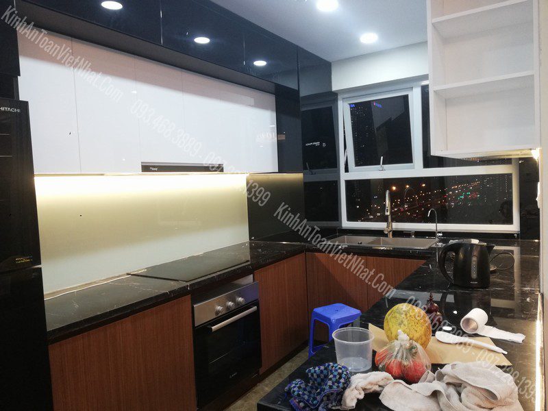 CTTB Kính Ốp Bếp Trắng Sữa lắp đặt tại Mỹ Đình - Từ Liêm 