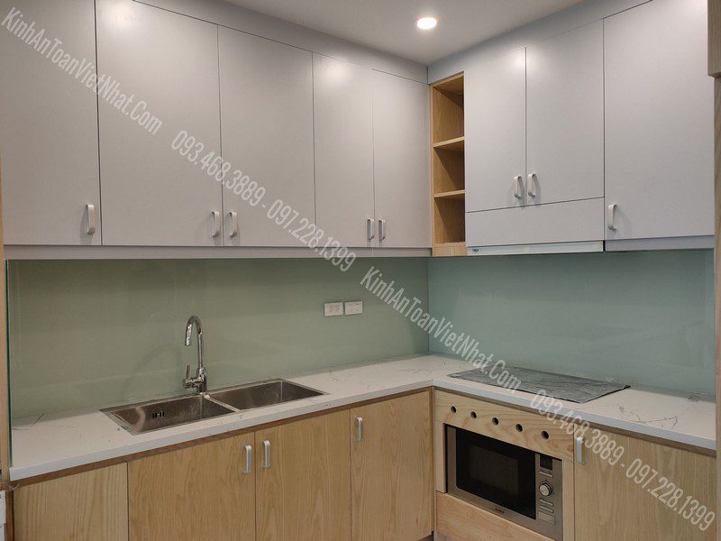 CTTB kính Ốp Bếp Trắng Sữa lắp đặt tại Xuân la - Tây Hồ