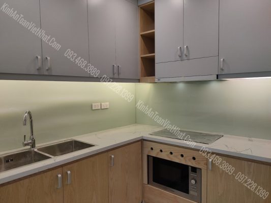 CTTB kính Ốp Bếp Trắng Sữa lắp đặt tại Xuân la - Tây Hồ
