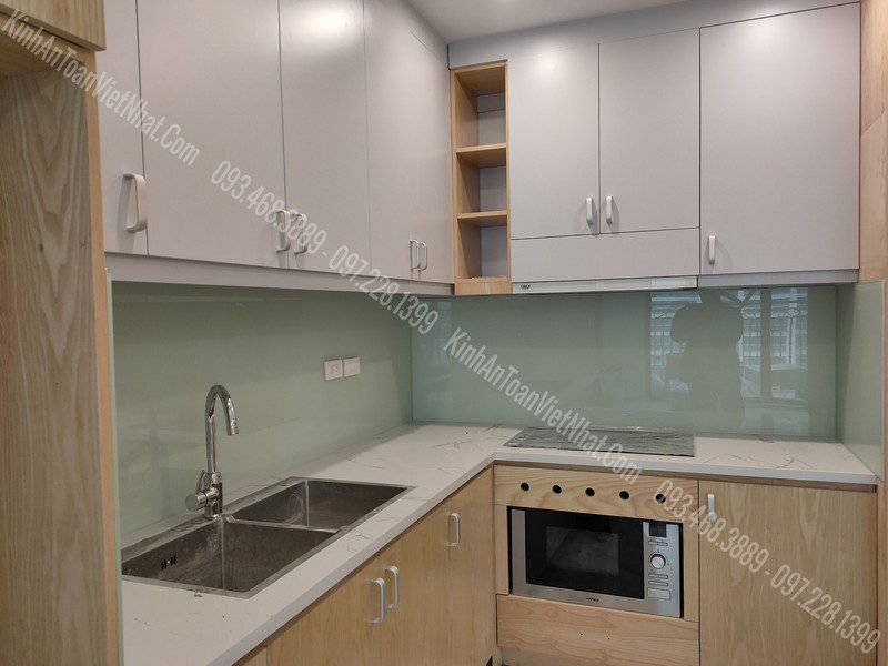 CTTB kính Ốp Bếp Trắng Sữa lắp đặt tại Xuân la - Tây Hồ