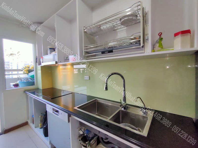 CTTB Kính Ốp Bếp Màu Kem thi công tại Phúc Đồng - Long Biên