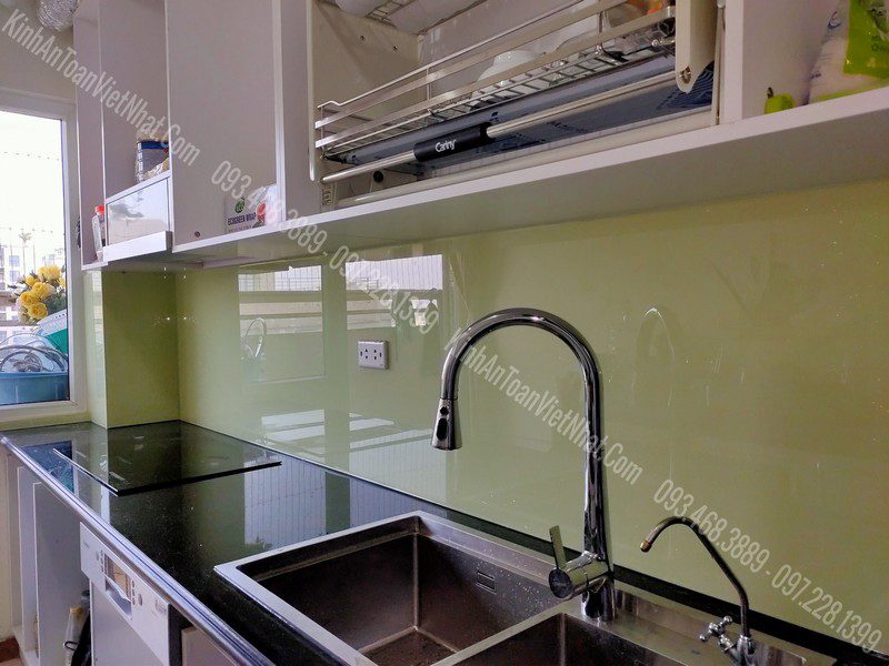 CTTB Kính Ốp Bếp Màu Kem thi công tại Phúc Đồng - Long Biên