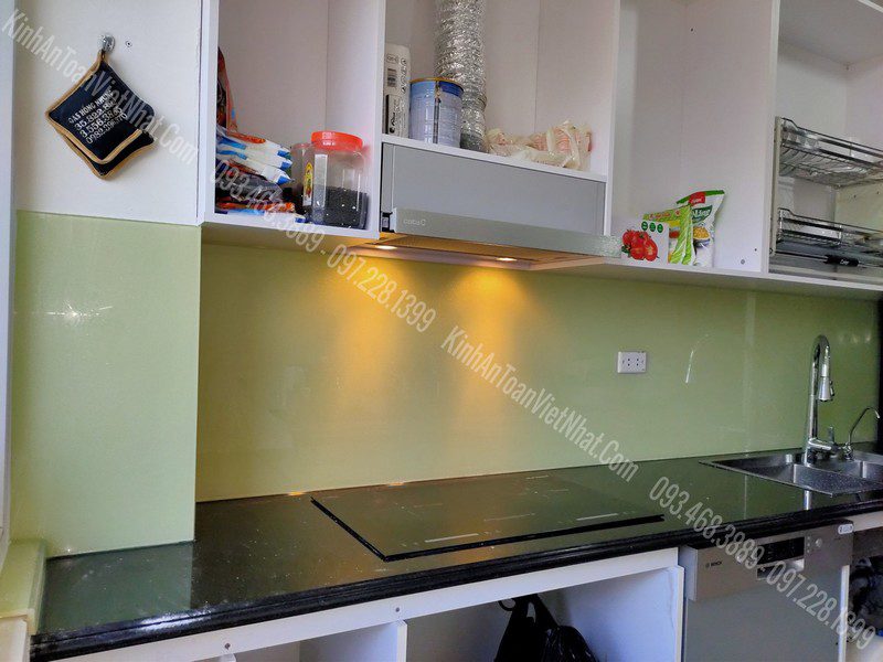 CTTB Kính Ốp Bếp Màu Kem thi công tại Phúc Đồng - Long Biên