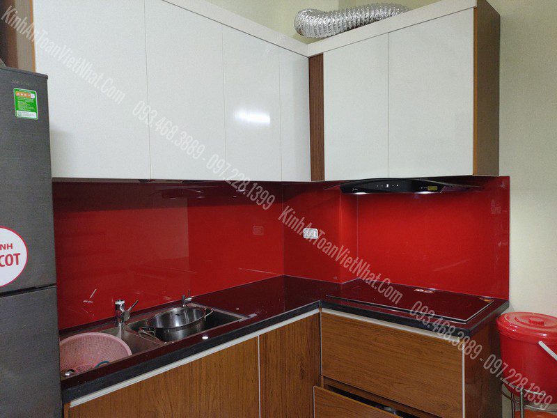 CTTB Kính Ốp Bếp Đỏ tươi lắp đặt tại Phương Mai - Đống Đa