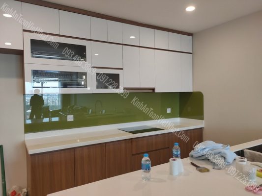 CTTB Kính Ốp Bếp Màu Kem thi công tại Thịnh Quang - Đống Đa