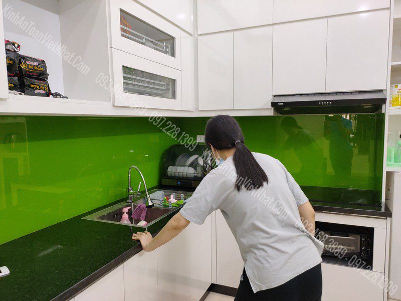 CTTB Kính Ốp Bếp Xanh Non lắp đặt tại Yên Sở - Hoàng Mai