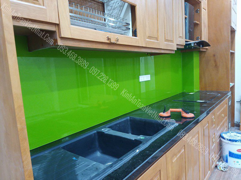 Kính Ốp Bếp Xanh Non thi công tại Tứ Hiệp - Thanh Trì