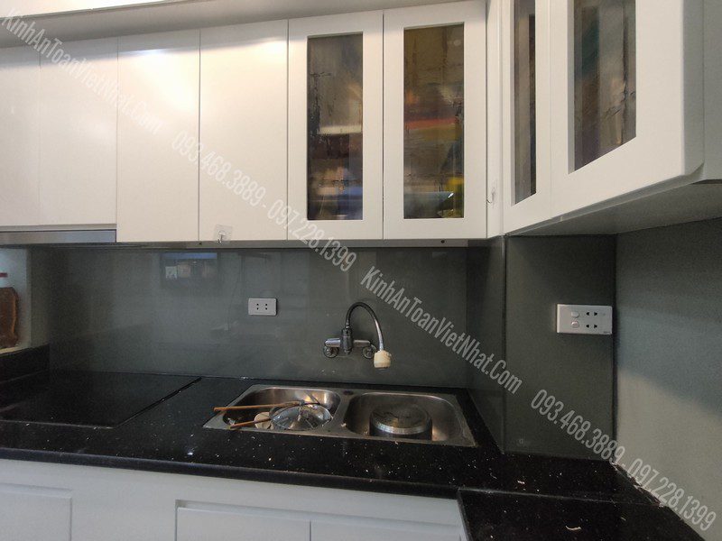 CTTB Kính Ốp Bếp Màu Ghi lắp đặt tại Quỳnh Mai - Hai Bà Trưng