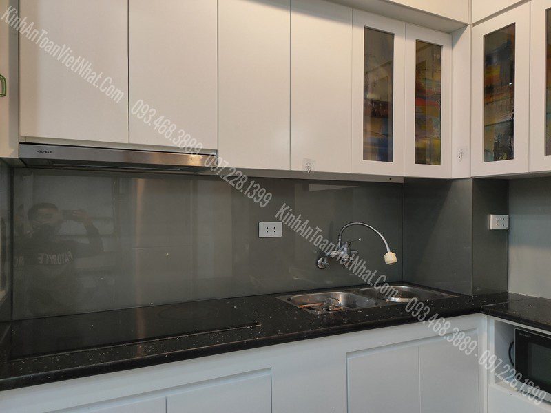 CTTB Kính Ốp Bếp Màu Ghi lắp đặt tại Quỳnh Mai - Hai Bà Trưng