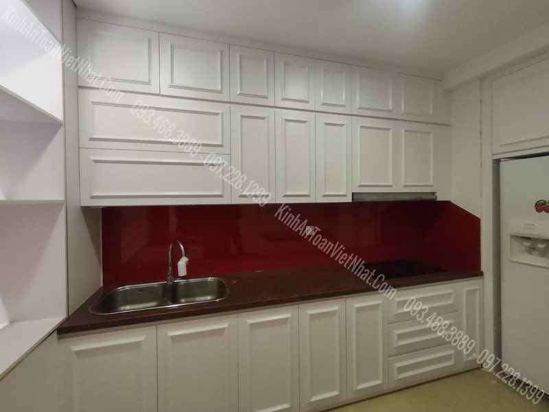 CTTB Kính Ốp Bếp Đỏ Tươi thi công tại Liên Ninh - Thanh Trì