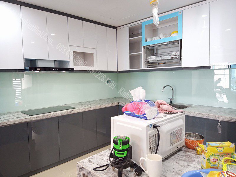 CTTB kính Ốp Bếp Trắng Sữa thi công tại Phúc La - Hà Đông