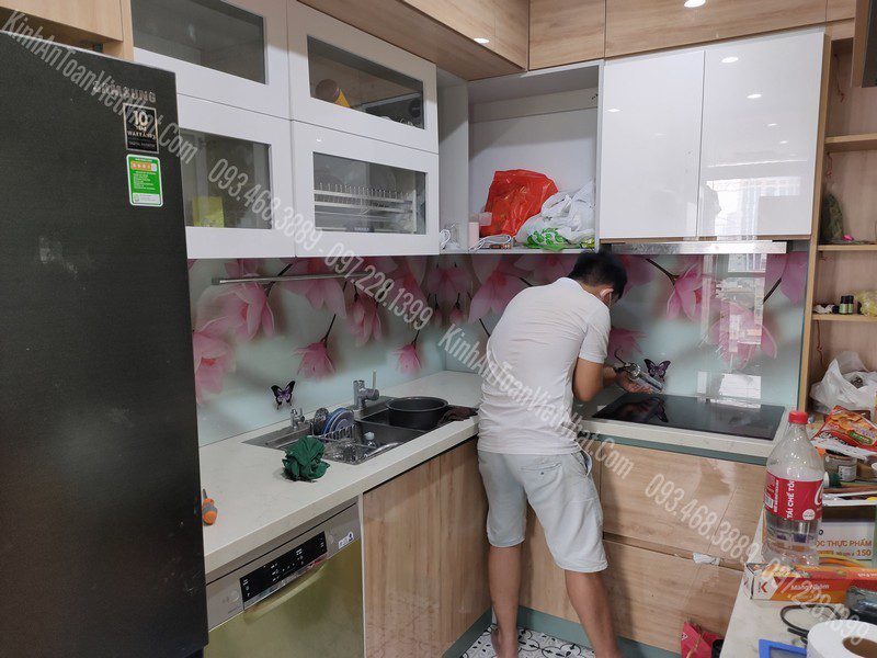 Kính Ốp Bếp 3D thi công tại Yên Hoa - Cầu Giấy