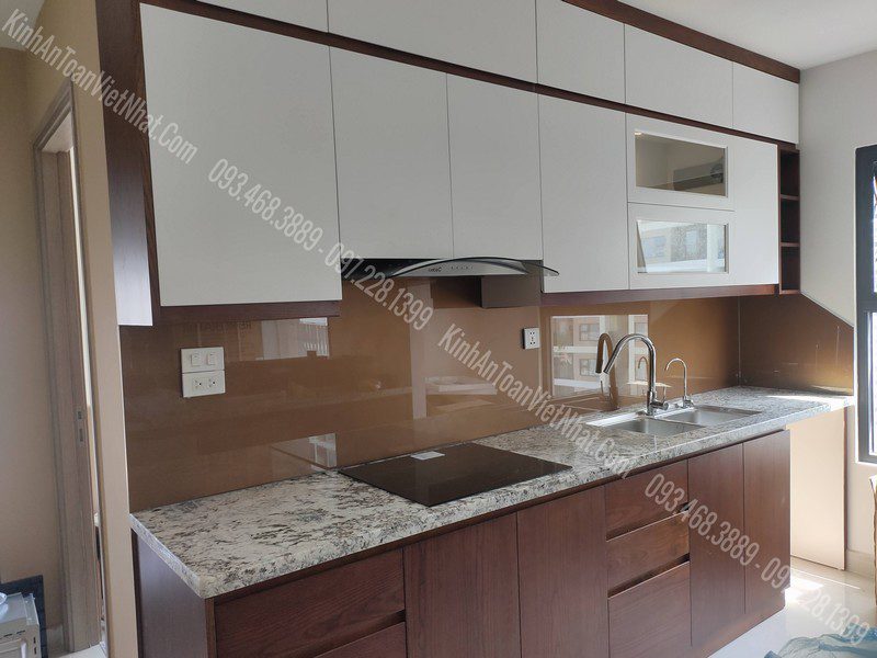 CTTB Kính Ốp Bếp Nhũ Vàng lắp đặt tại Thanh Xuân Trung - Thanh Xuân