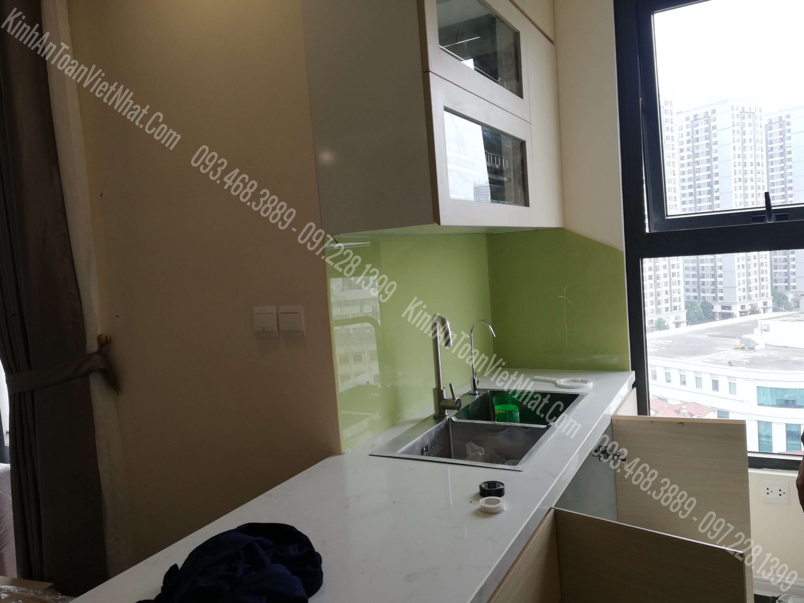 CTTB Kính Ốp Bếp Màu Kem thi công tại Ngọc Lâm - Long Biên