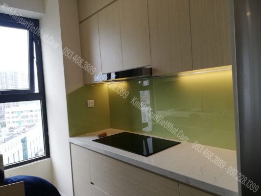 Kính Ốp Bếp Màu Kem thi công tại Ngọc Lâm - Long Biên