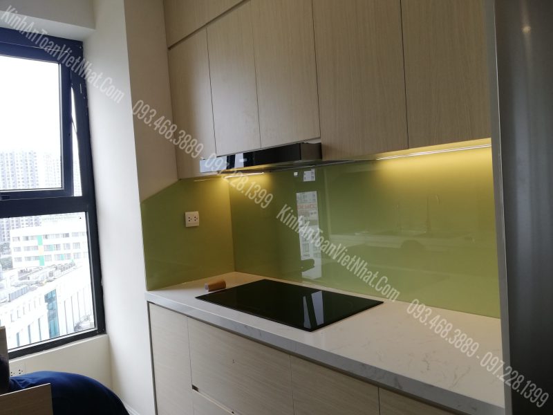 Kính Ốp Bếp Màu Kem thi công tại Ngọc Lâm - Long Biên