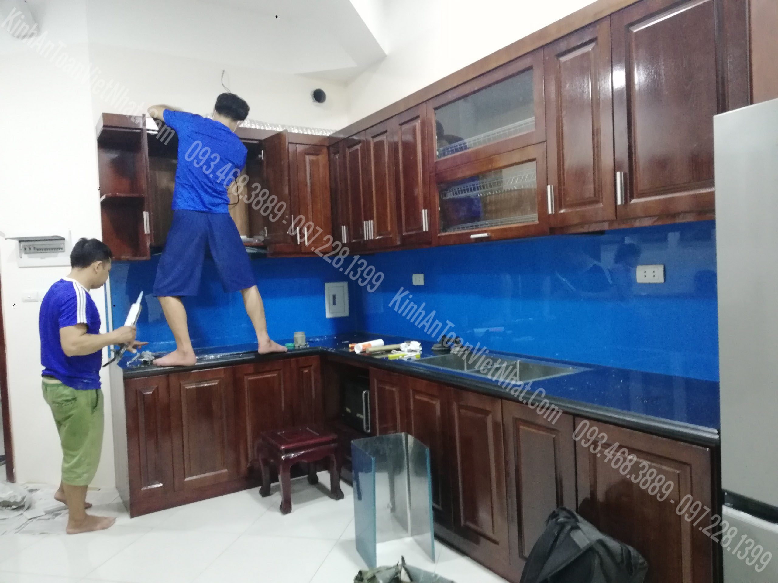 CTTB Kính Ốp Bếp Xanh Dương thi công tại Thanh Nhàn - Hai Bà Trưng 