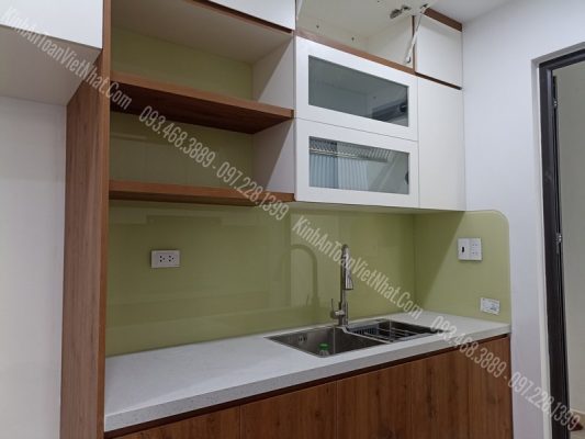 CTTB Kính Ốp Bếp màu Kem thi công tại Đội Cấn - Ba Đình