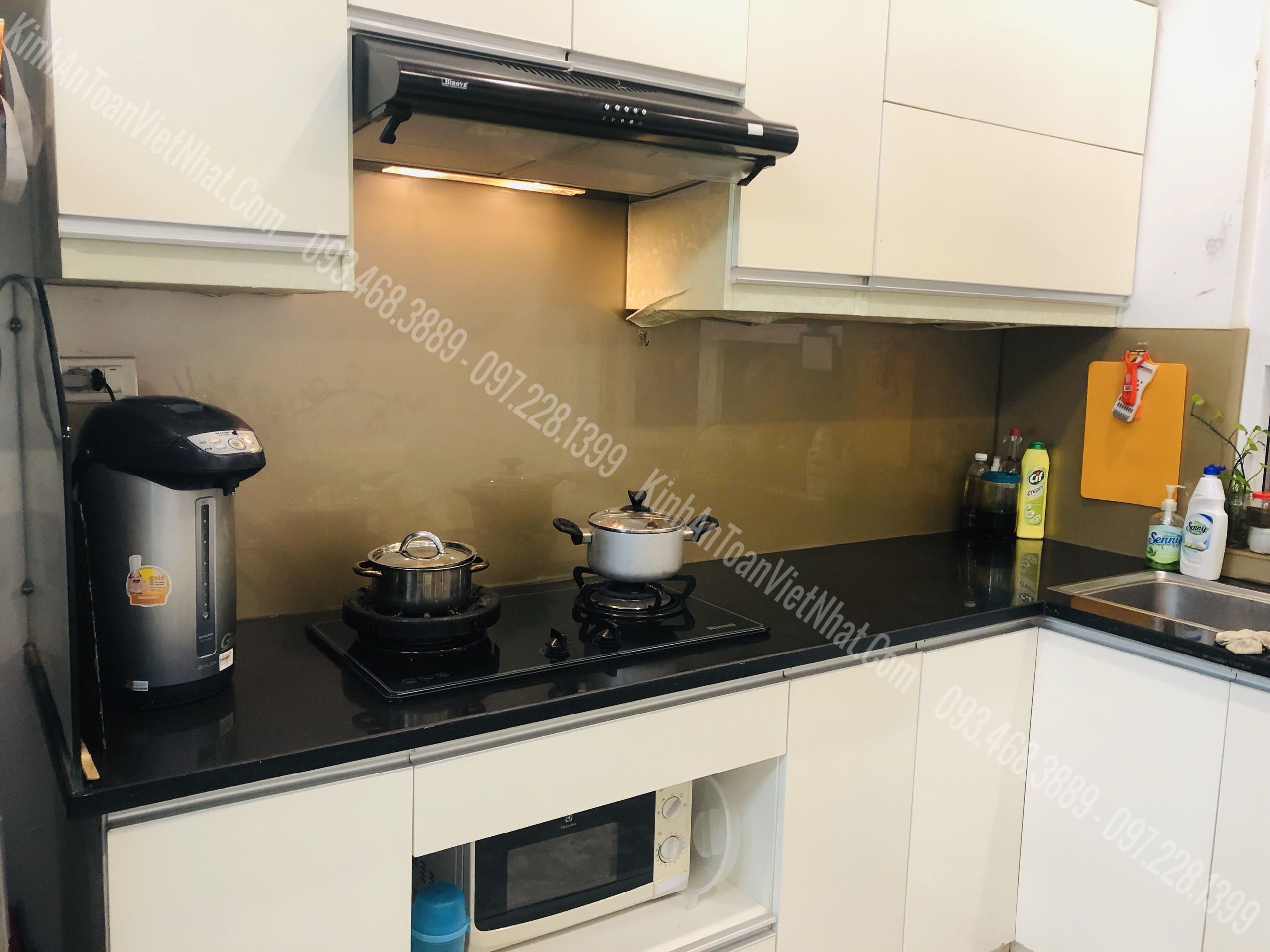 CTTB Kính Ốp Bếp Ánh Vàng 03 thi công tại Thanh Lương - Hai Bà Trưng 