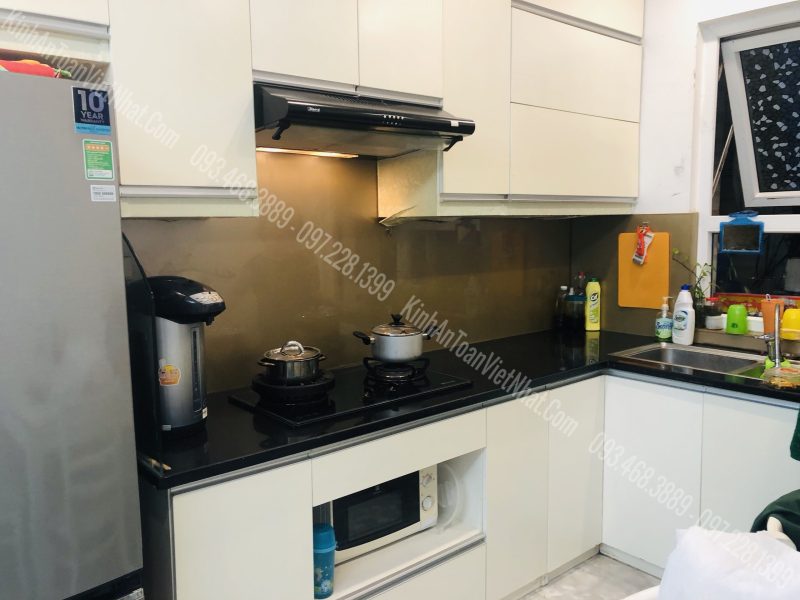 CTTB Kính Ốp Bếp Ánh Vàng 03 thi công tại Thanh Lương - Hai Bà Trưng 