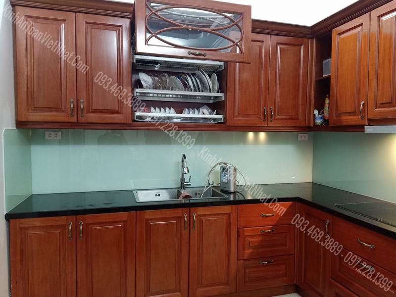 CTTB Kính Ốp Bếp màu Trắng Xanh thi công khách hàng tại Trần Quốc Hoàn - Cầu Giấy