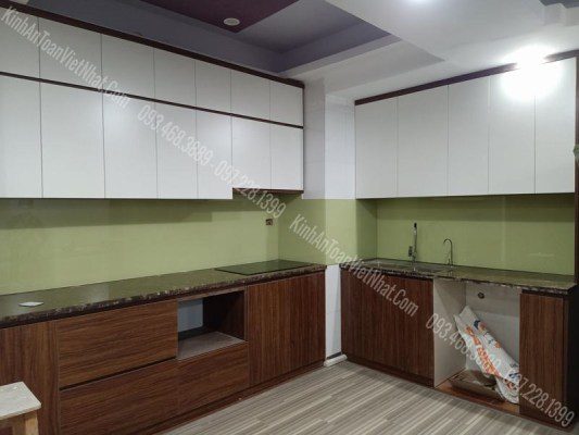 CTTB Kính Ốp Bếp màu Kem thi công khách hàng tại Tần Phú - Hà Đông