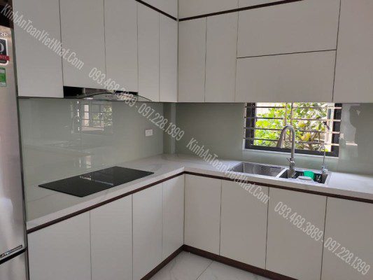 CTTB Kính ốp bếp màu Trắng Sữa thi công tại Xuân Phương - Nam Từ Liêm