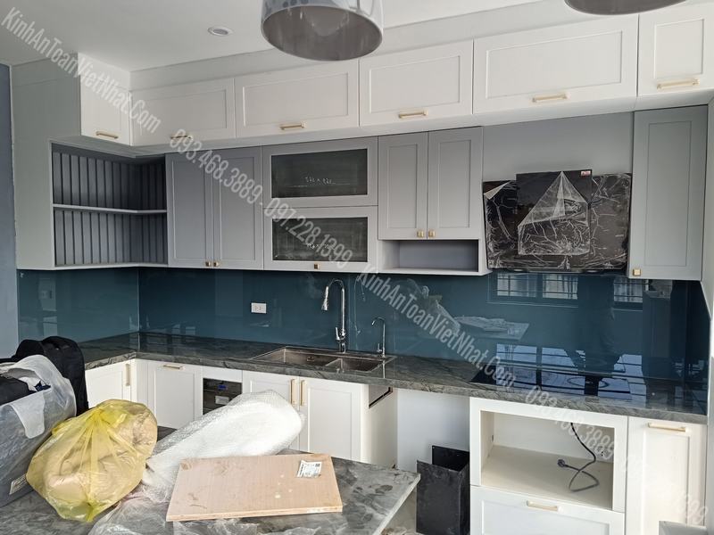 CTTB Kính ốp bếp màu Ghi thi công tại 192 Lê Trọng Tấn - Thanh Xuân