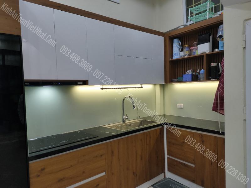 CTTB Kính ốp bếp màu Trắng Sữa lắp đặt tại Láng Thượng - Đống Đa