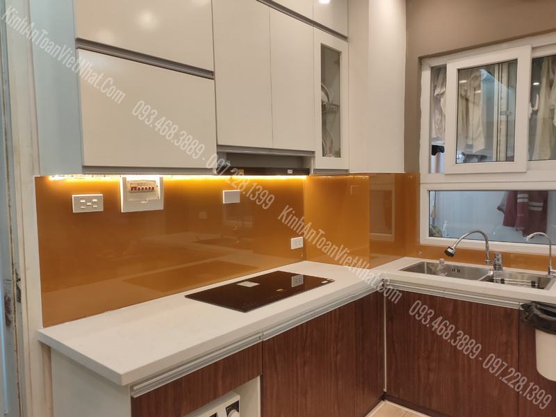 CTTB Kính ốp bếp Nhũ Cam Vàng thi công tại CT12C Kim Văn Kim Lũ - Hoàng Mai
