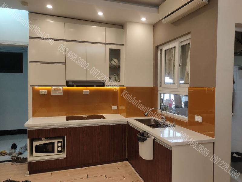 CTTB Kính ốp bếp Nhũ Cam Vàng thi công tại CT12C Kim Văn Kim Lũ - Hoàng Mai