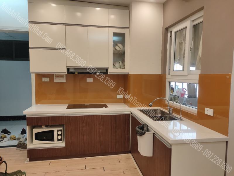 CTTB Kính ốp bếp Nhũ Cam Vàng thi công tại CT12C Kim Văn Kim Lũ - Hoàng Mai