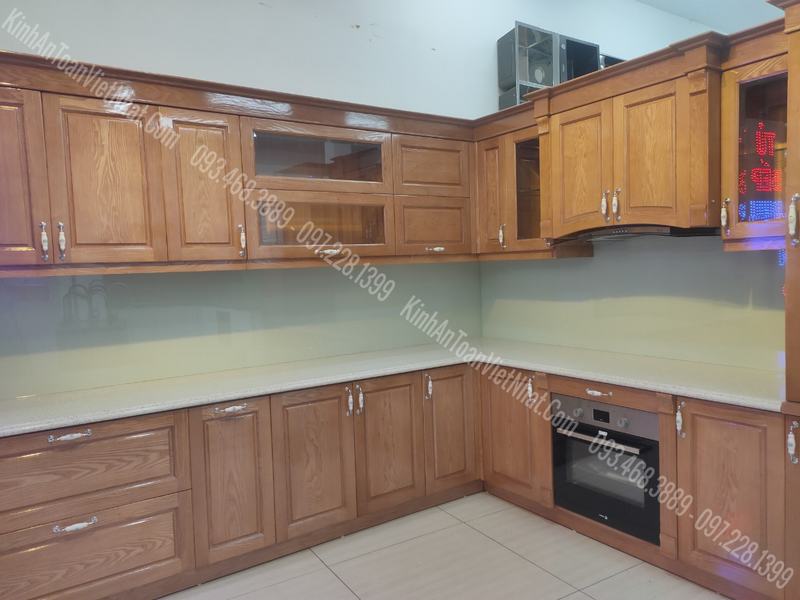 CTTB Kính ốp bếp Trắng Sữa Kim Sa thi công tại Đường Láng - Đống Đa