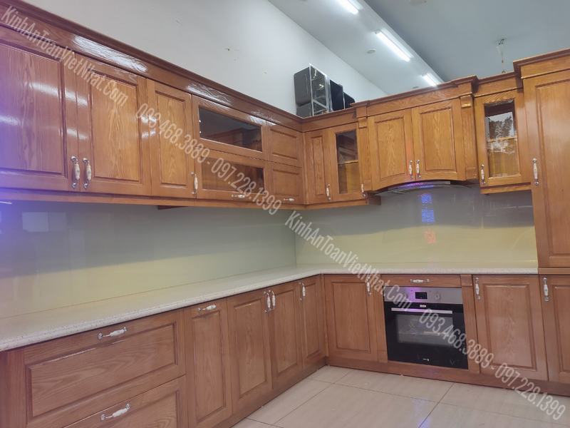 CTTB Kính ốp bếp Trắng Sữa Kim Sa thi công tại Đường Láng - Đống Đa