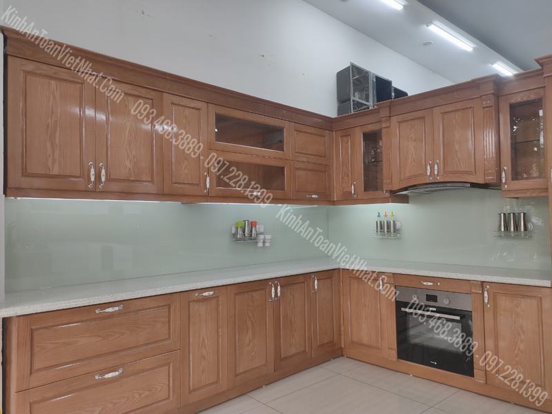 CTTB Kính ốp bếp Trắng Sữa Kim Sa thi công tại Đường Láng - Đống Đa