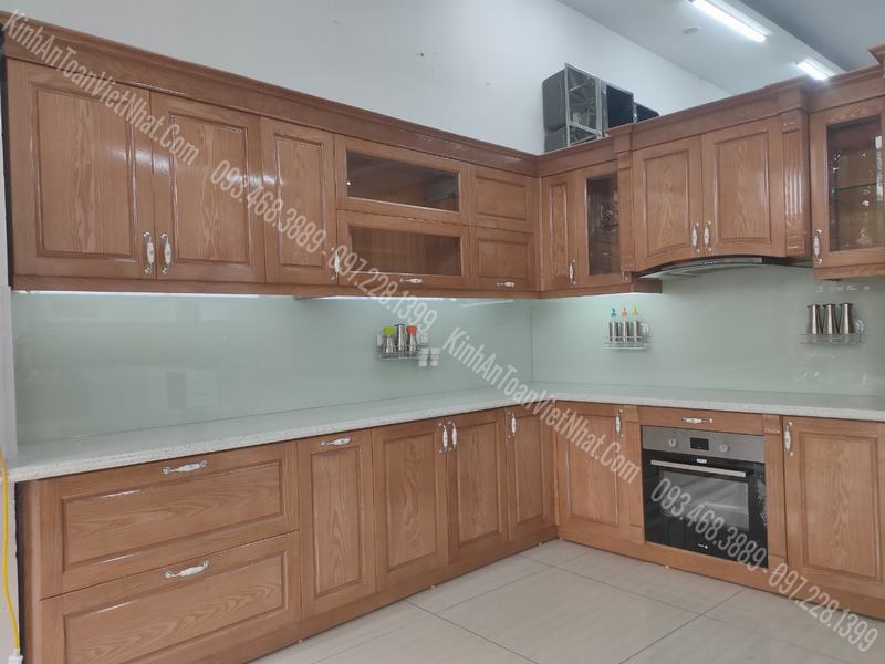 CTTB Kính ốp bếp Trắng Sữa Kim Sa thi công tại Đường Láng - Đống Đa