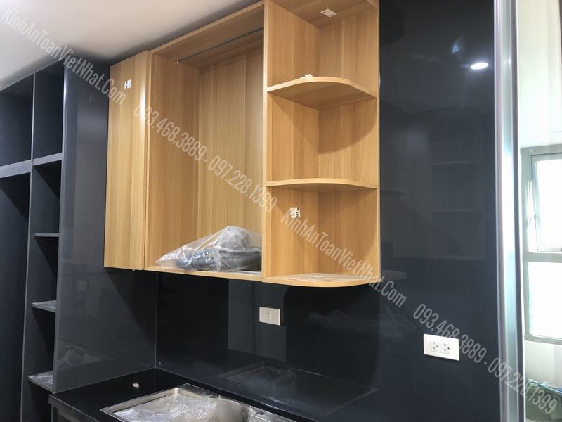 CTTB Kính bếp màu Ghi - Cửa Lùa Zamilldoor thi công tại Chân Cầu Thăng Long - Từ Liêm