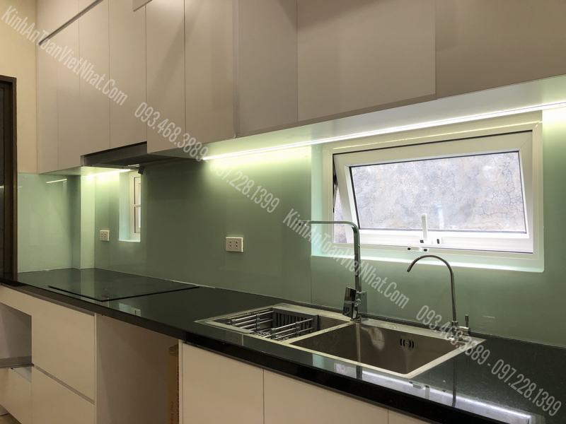 CTTB Kính ỐP Bếp màu Trắng Xanh lắp đặt tại Lạc Long Quân - Tây Hồ
