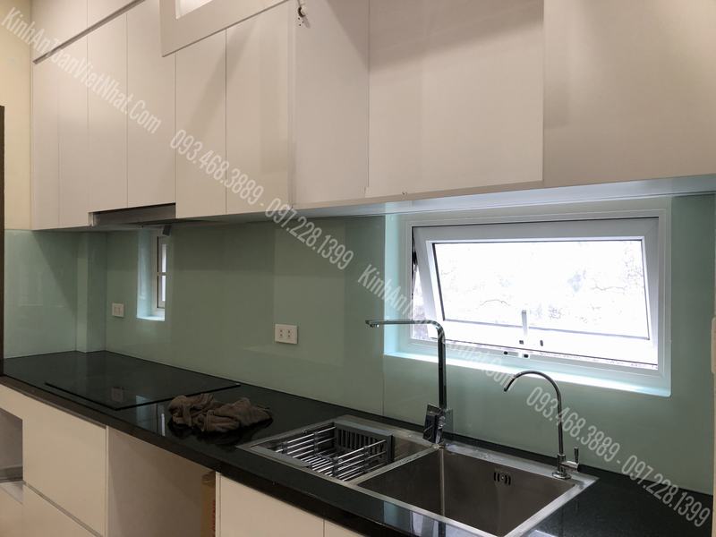 CTTB Kính ỐP Bếp màu Trắng Xanh lắp đặt tại Lạc Long Quân - Tây Hồ